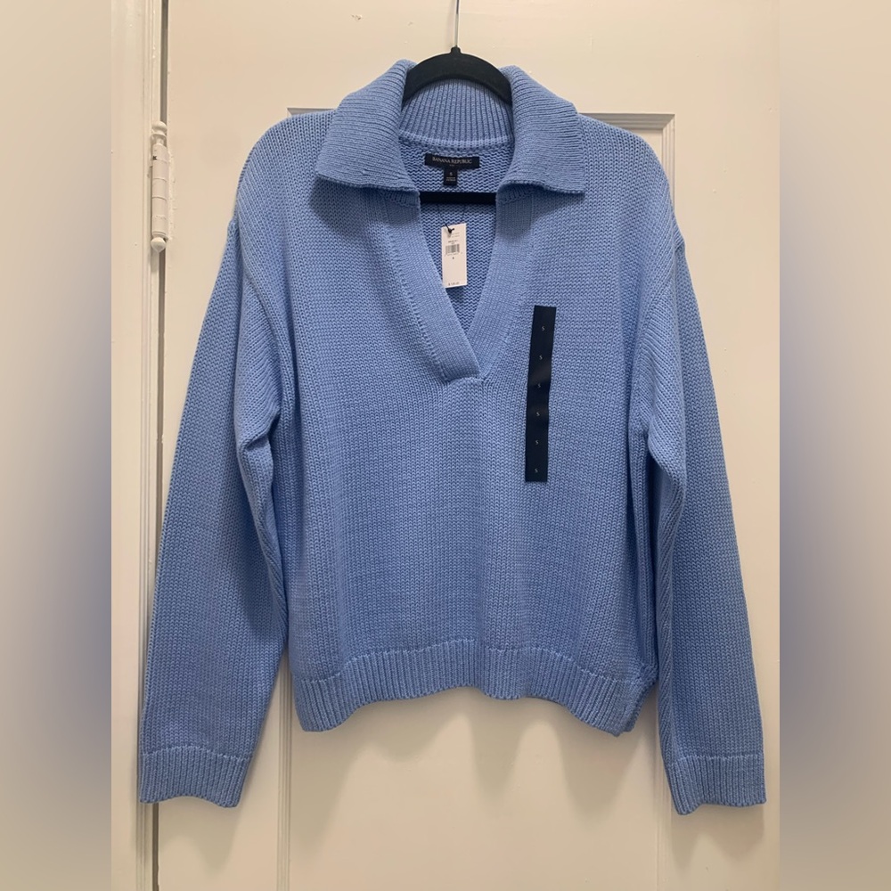 NEW WITH TAGS BANANA REPUBLIC LITE BLUE PULLOVER LOOSE FIT SWEATER SIZE S FITS M